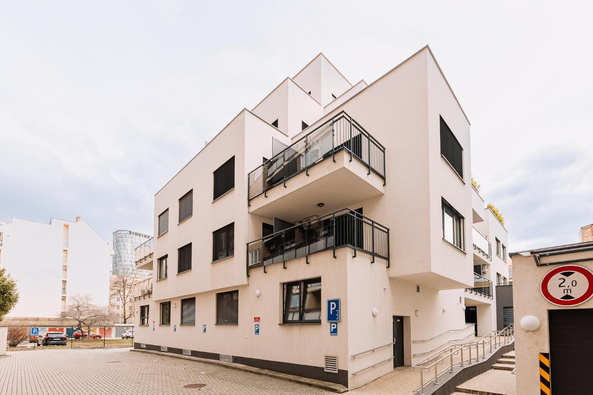Skau 2 Old Town Family & Business Apartment 2 Floor Free Parking Bratislava Exterior foto